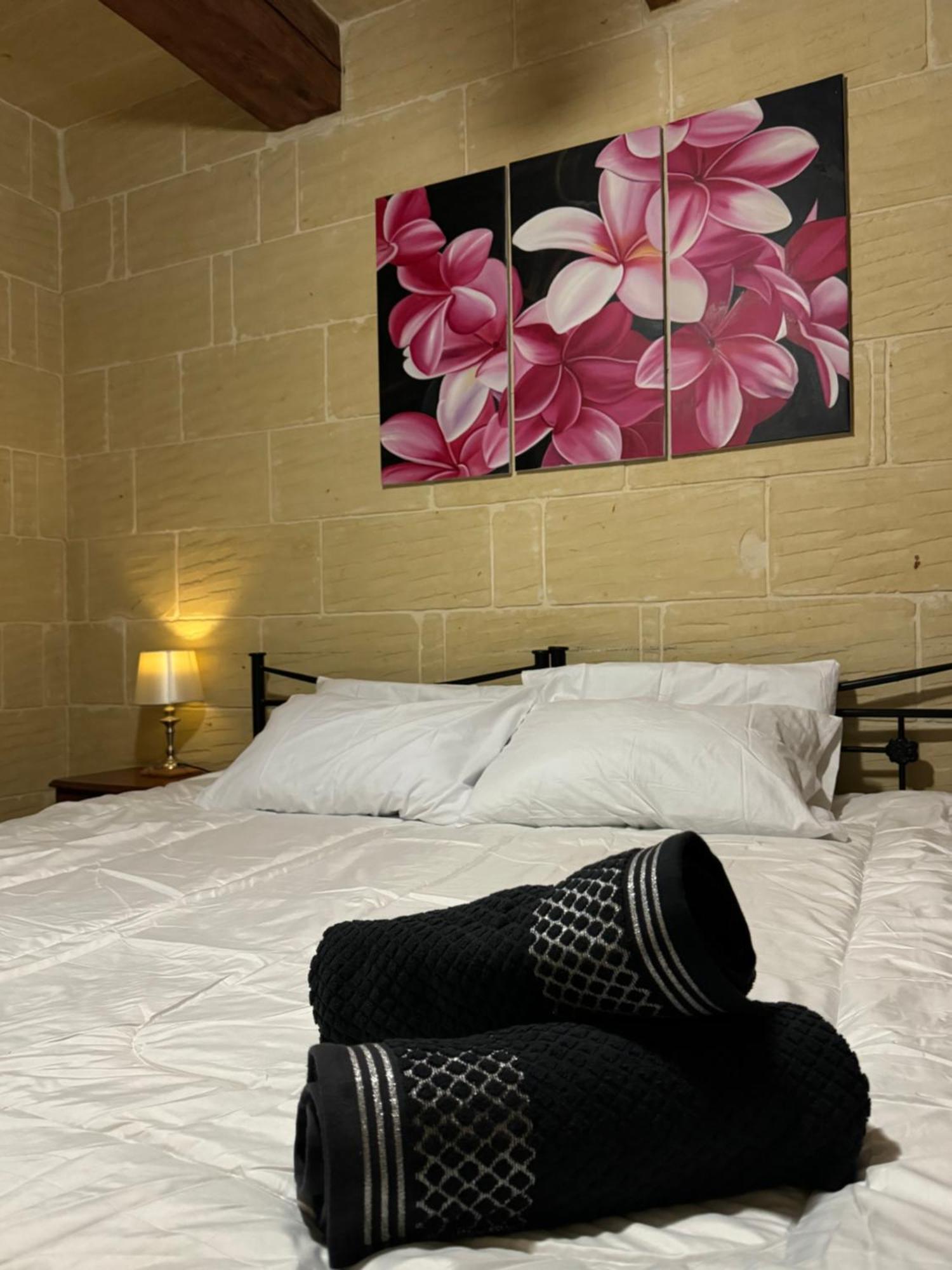 Tal-Bir Farmhouse Hotel Nadur Bagian luar foto