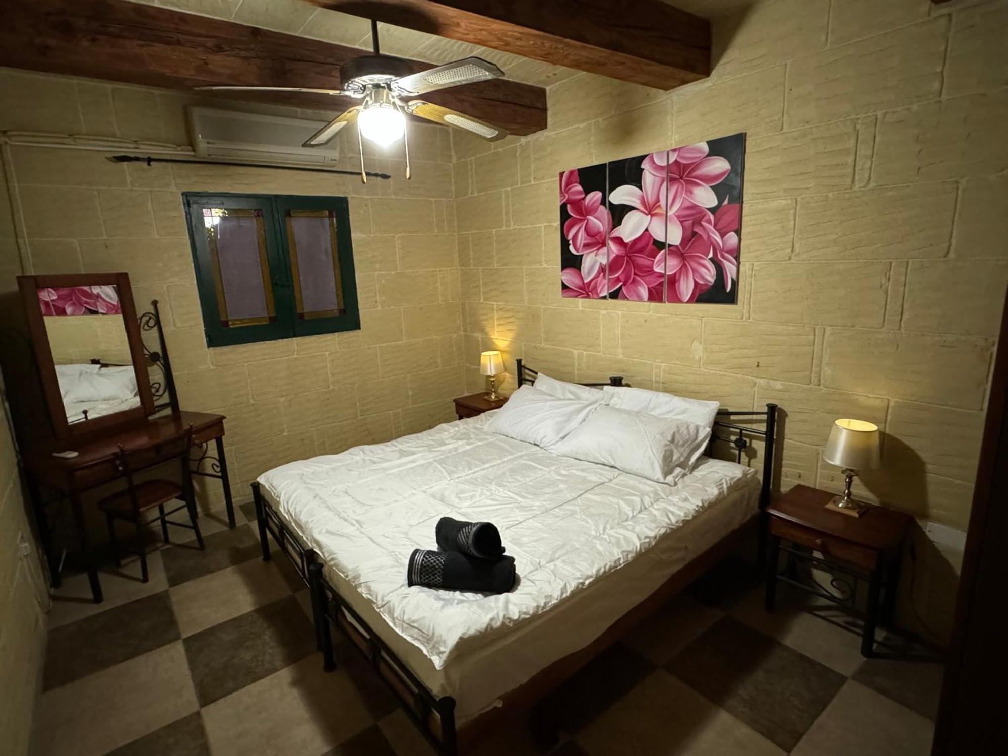 Tal-Bir Farmhouse Hotel Nadur Bagian luar foto