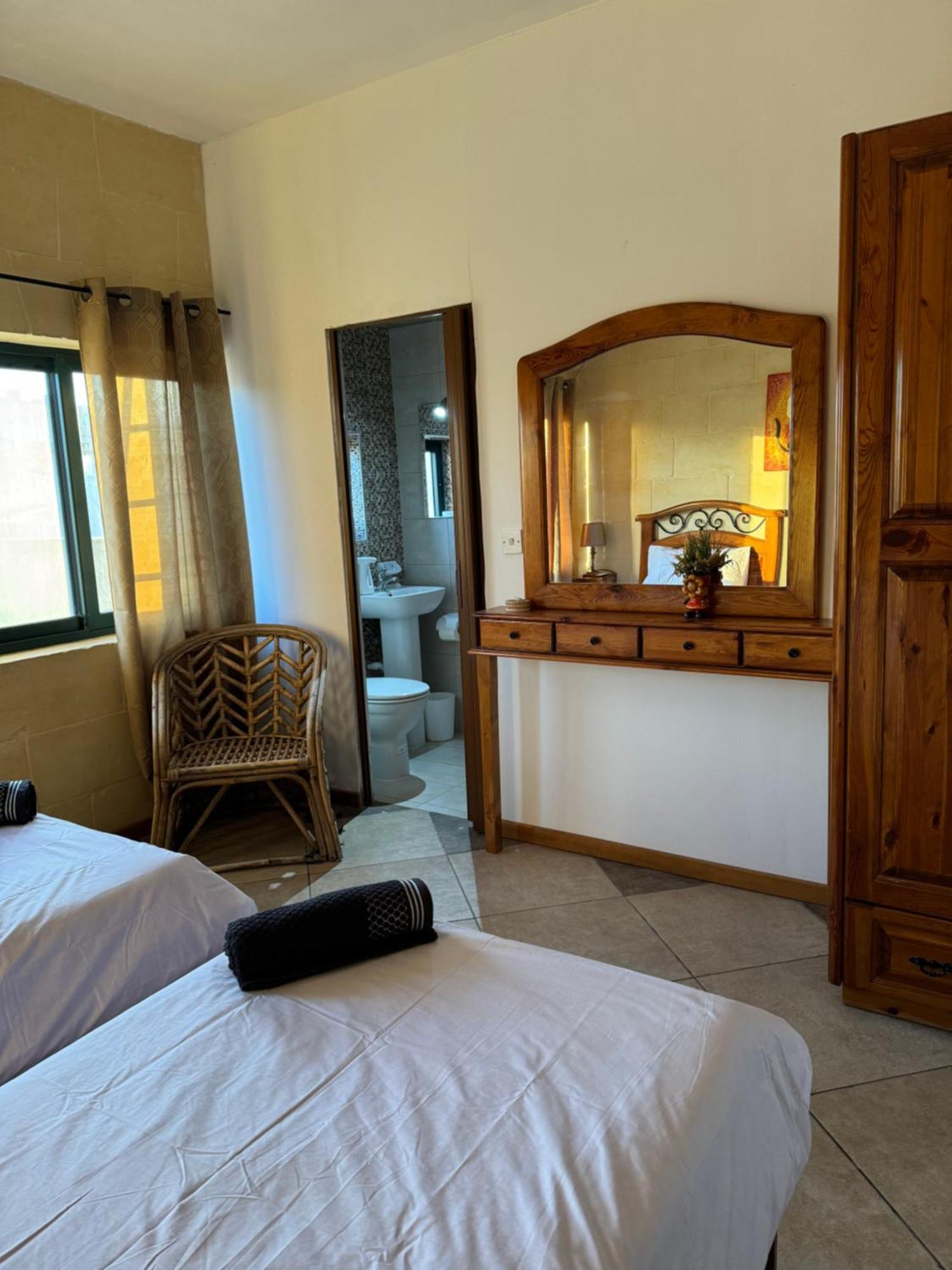 Tal-Bir Farmhouse Hotel Nadur Bagian luar foto