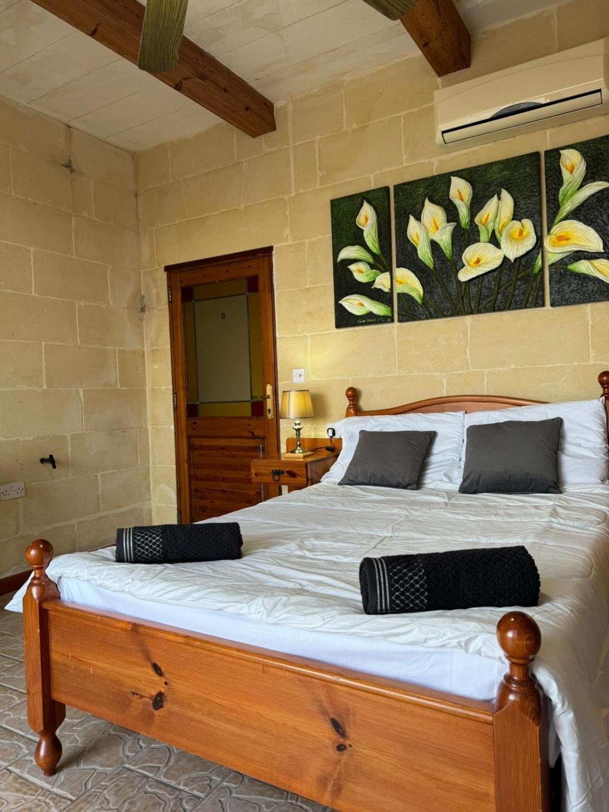 Tal-Bir Farmhouse Hotel Nadur Bagian luar foto