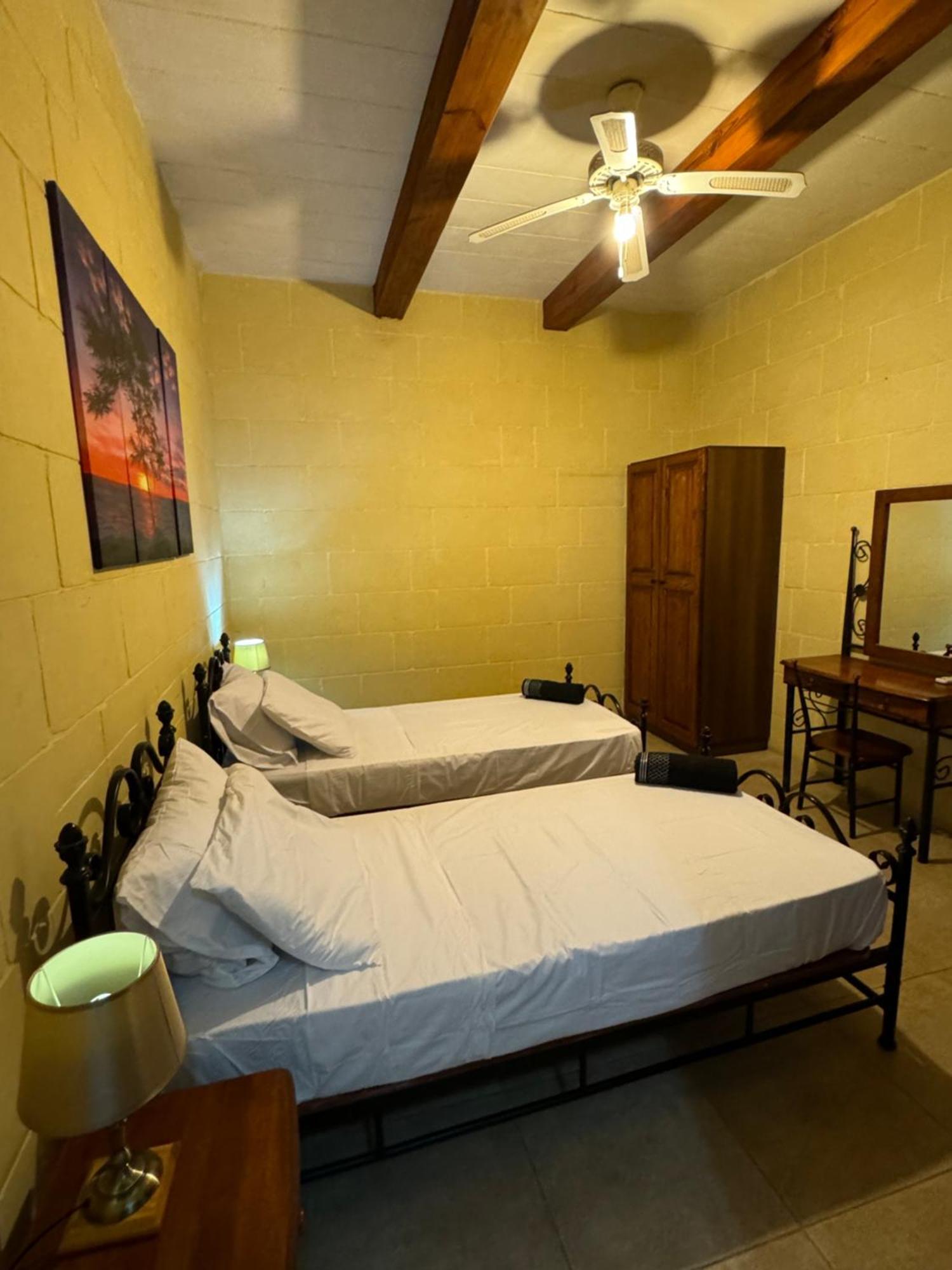 Tal-Bir Farmhouse Hotel Nadur Bagian luar foto